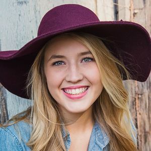 Meet your Posher, Brenna